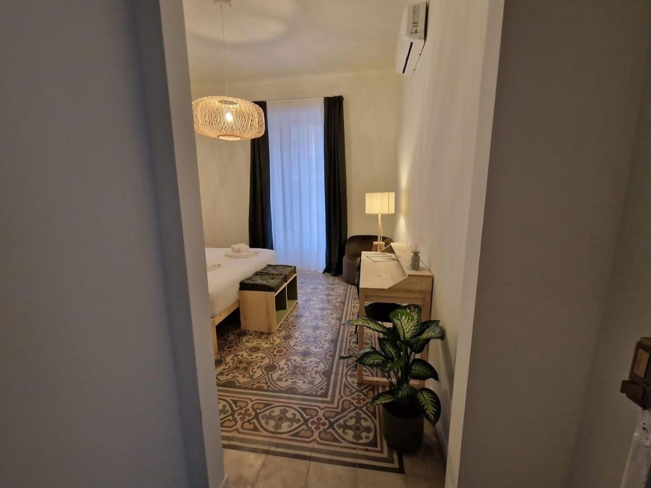 Lostabile Guesthouse & Coworking Bari Exteriör bild
