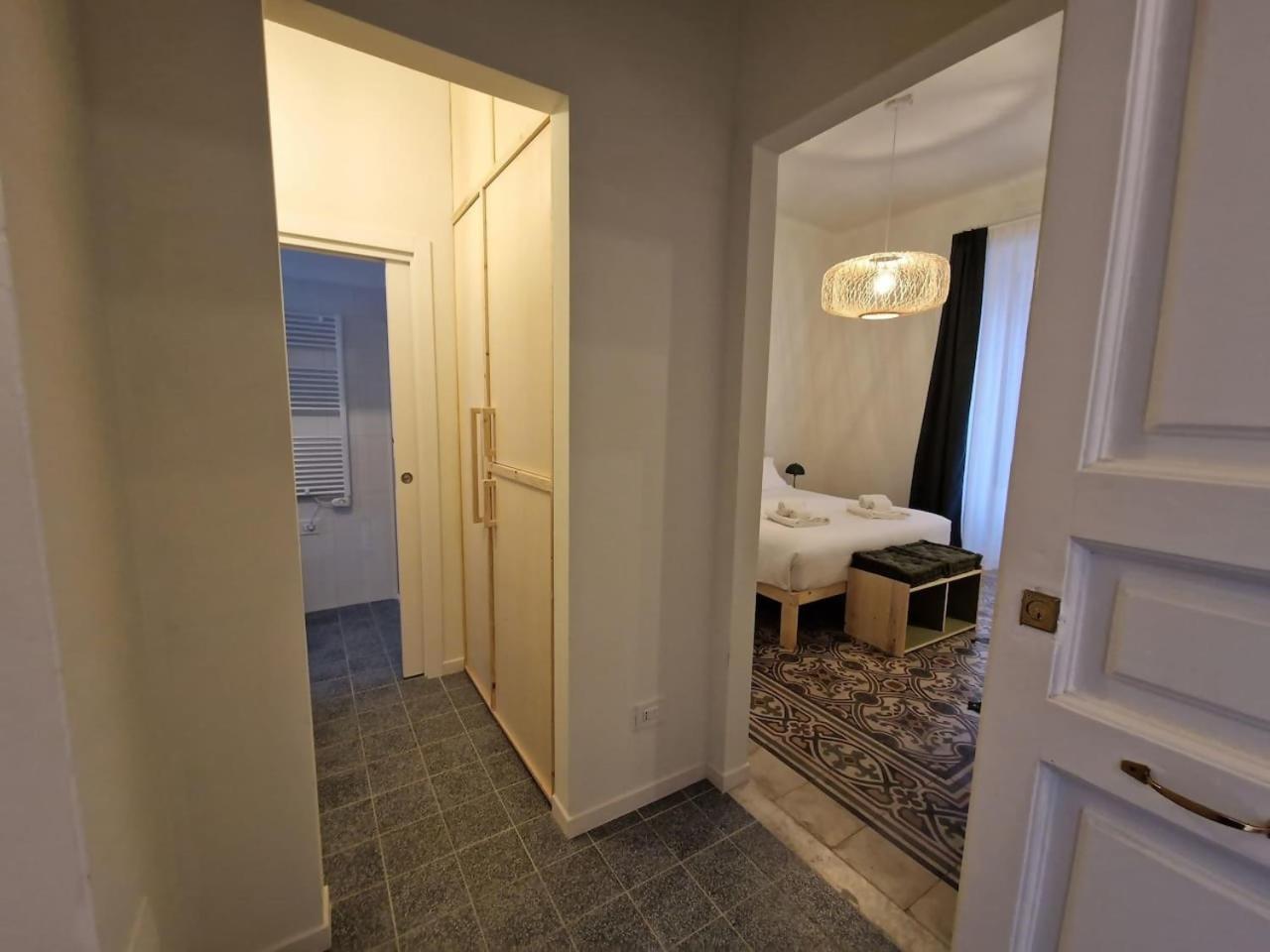 Lostabile Guesthouse & Coworking Bari Exteriör bild