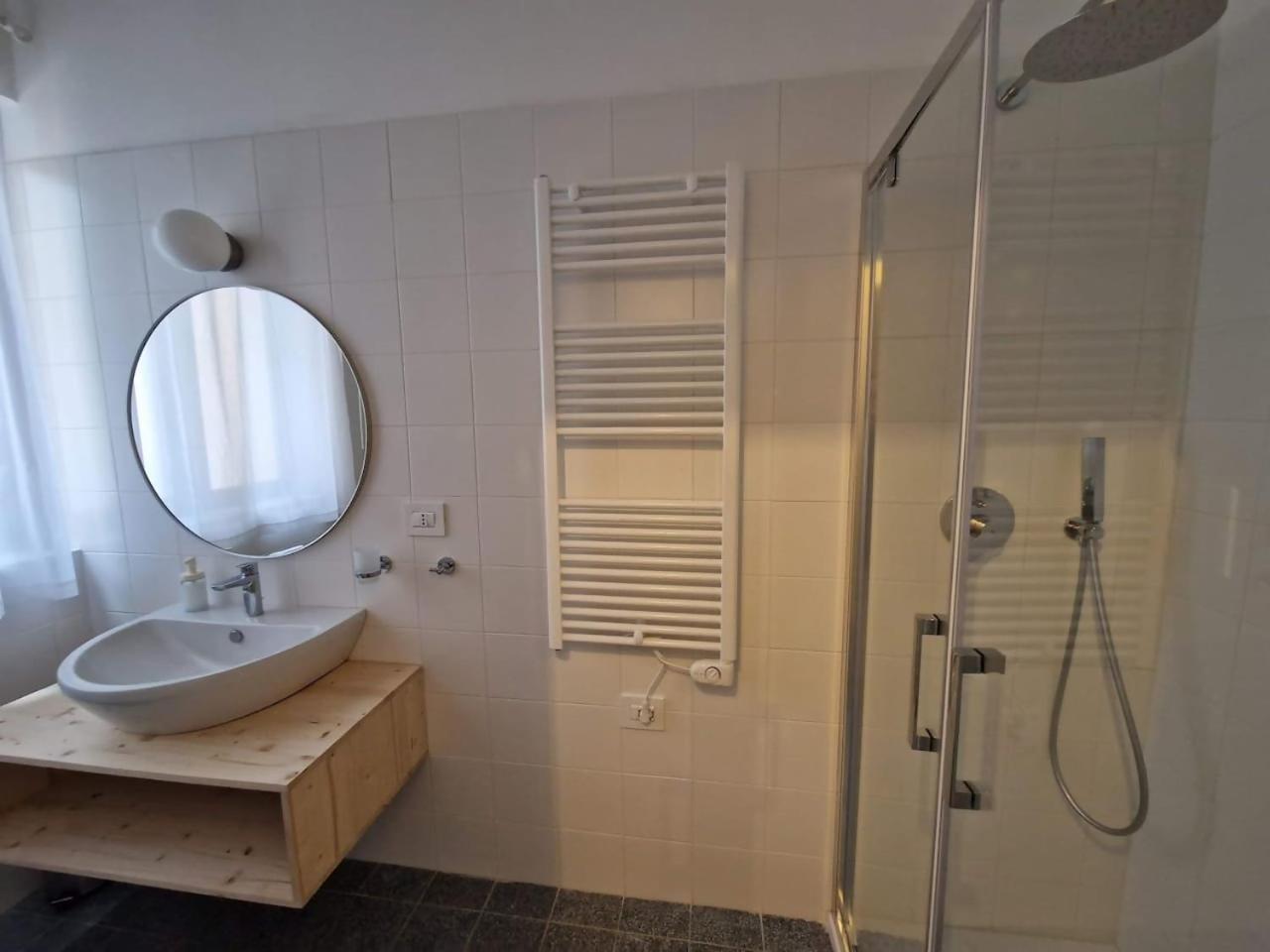 Lostabile Guesthouse & Coworking Bari Exteriör bild