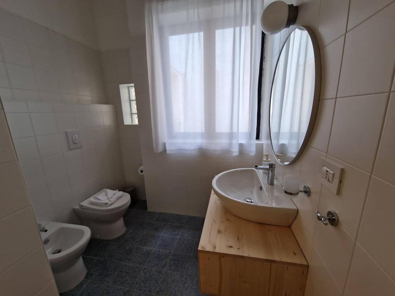 Lostabile Guesthouse & Coworking Bari Exteriör bild