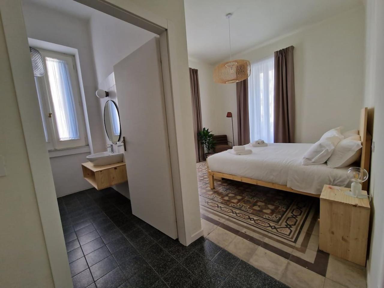 Lostabile Guesthouse & Coworking Bari Exteriör bild