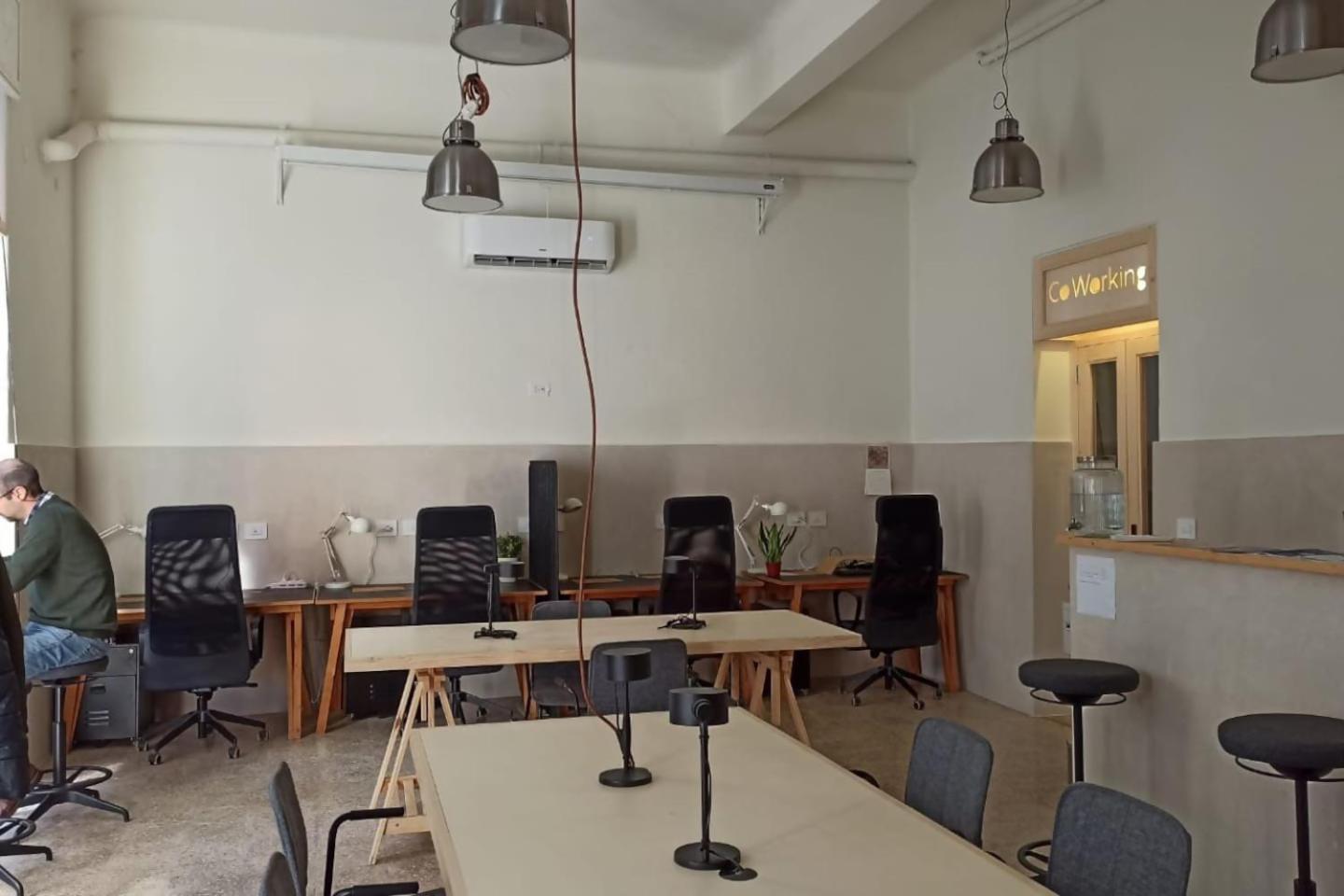 Lostabile Guesthouse & Coworking Bari Exteriör bild