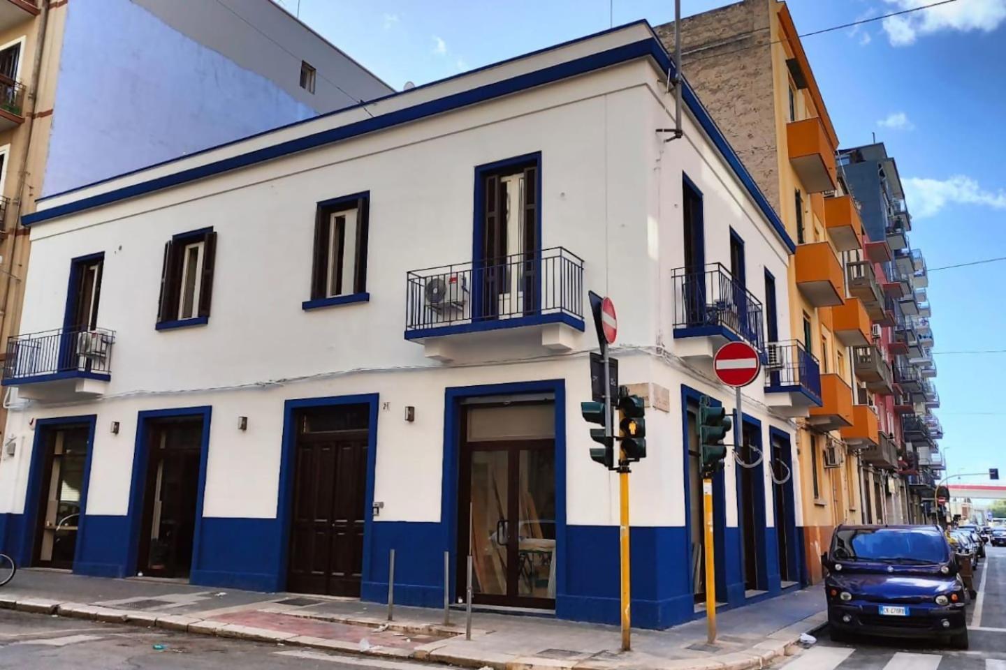 Lostabile Guesthouse & Coworking Bari Exteriör bild