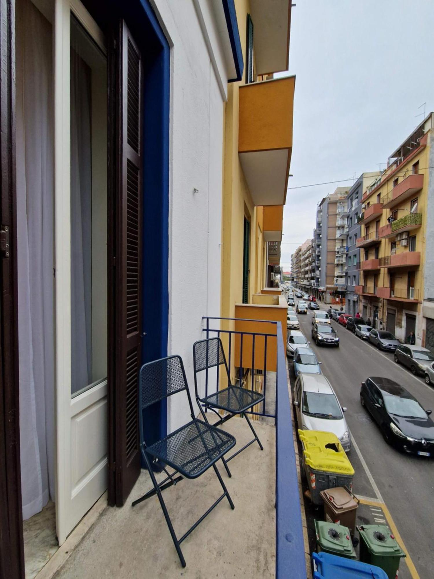 Lostabile Guesthouse & Coworking Bari Exteriör bild