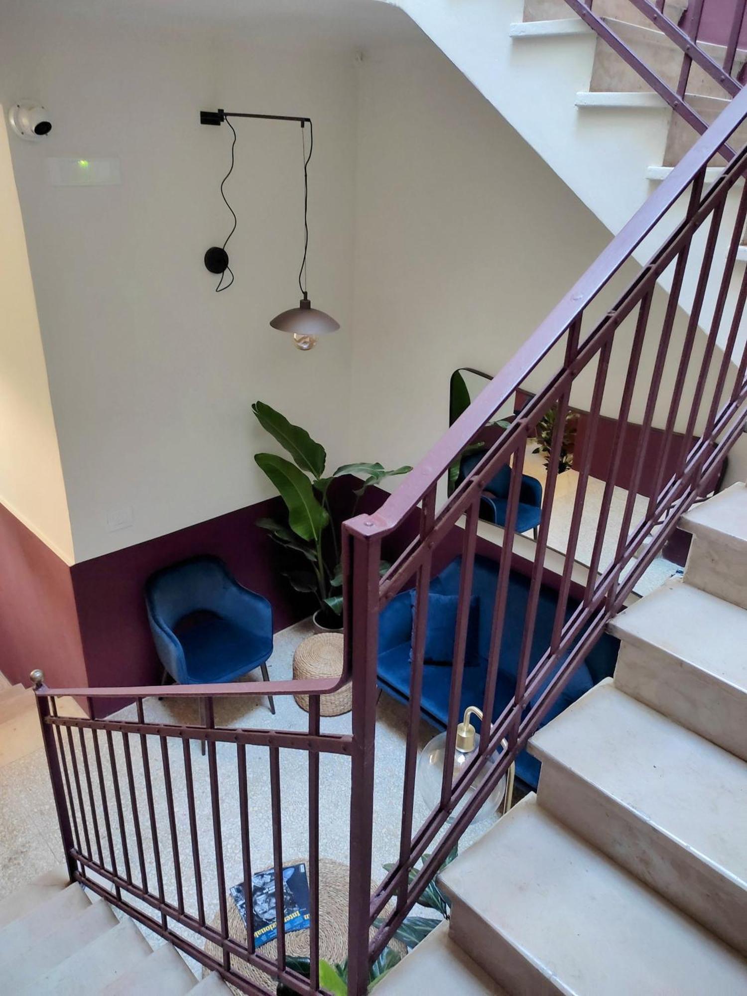 Lostabile Guesthouse & Coworking Bari Exteriör bild