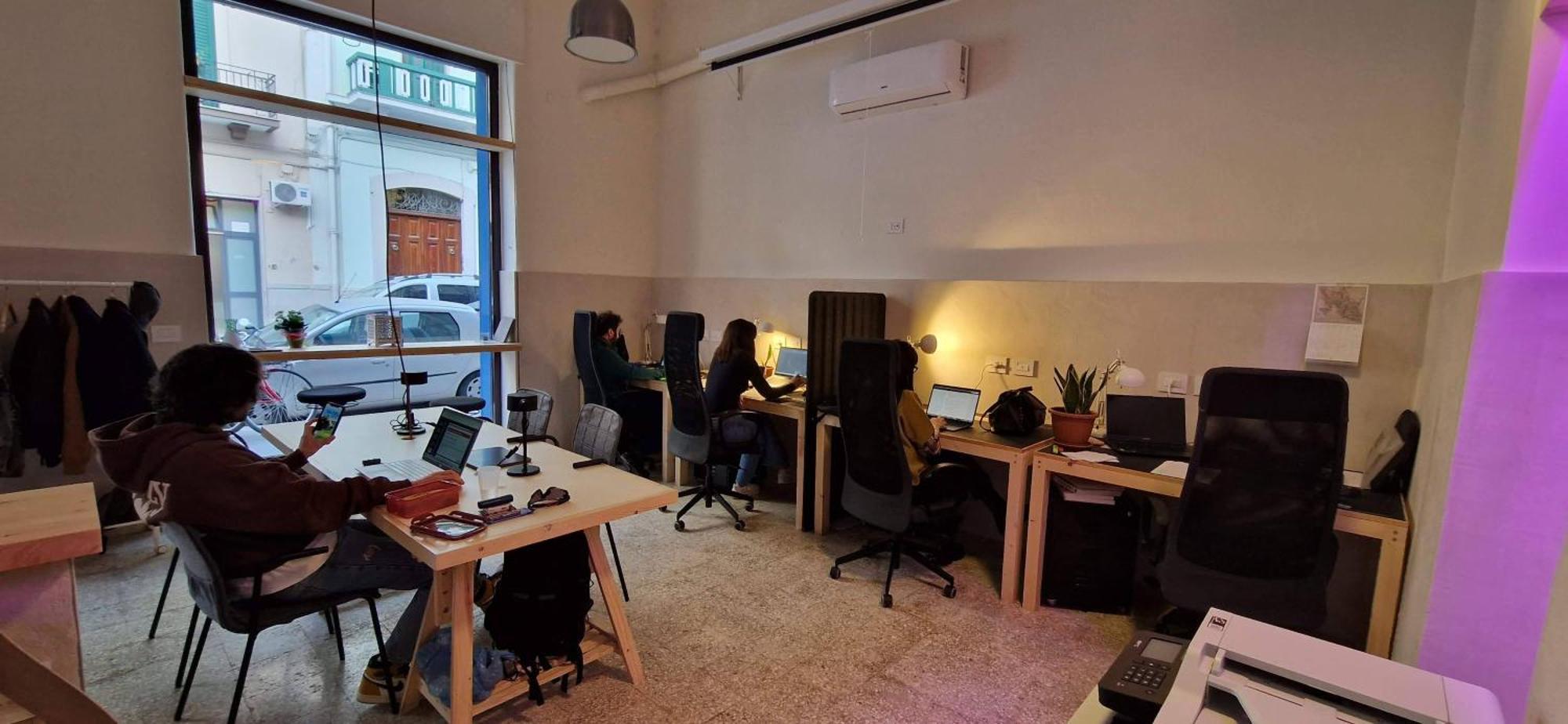 Lostabile Guesthouse & Coworking Bari Exteriör bild