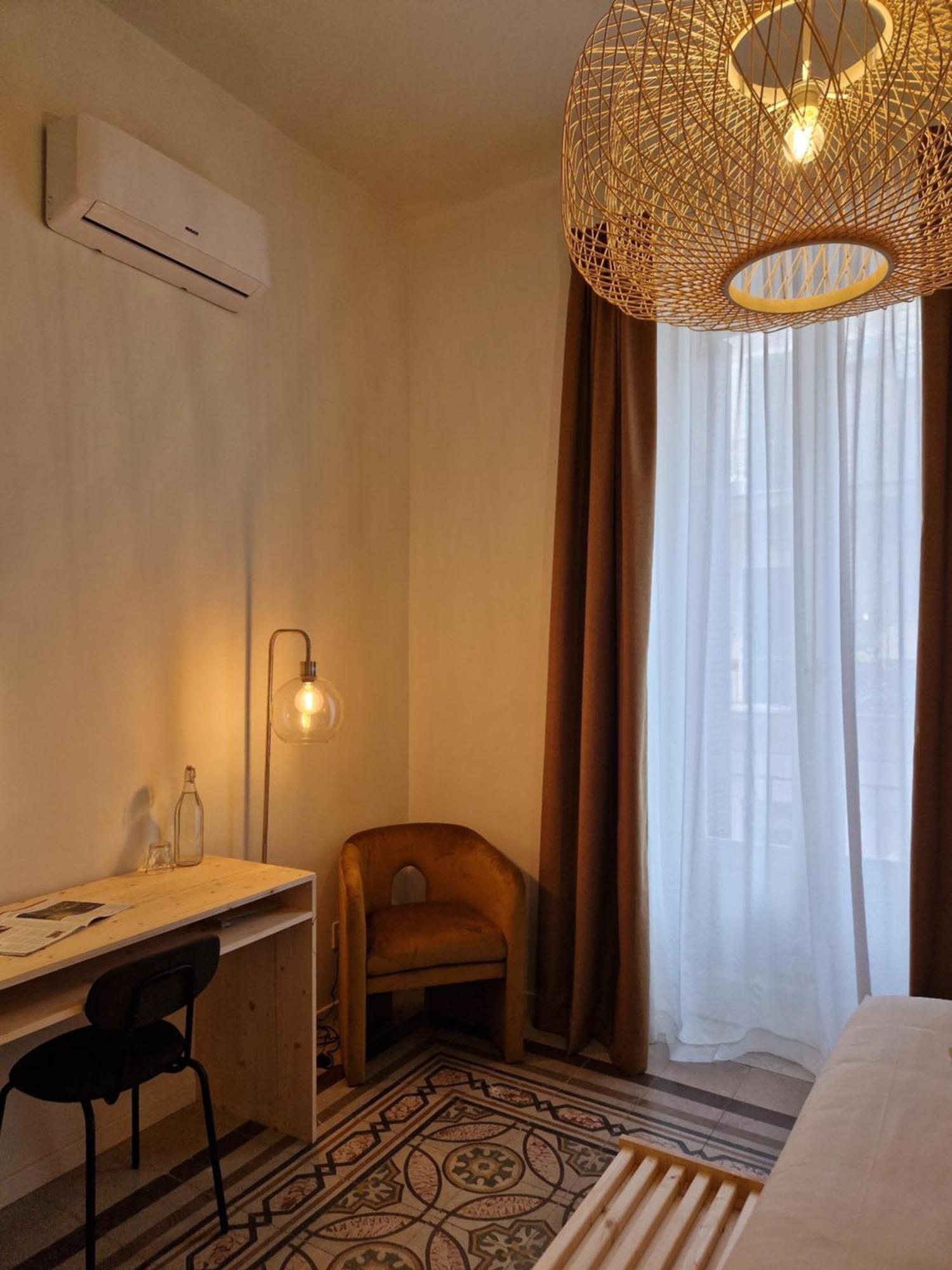 Lostabile Guesthouse & Coworking Bari Exteriör bild