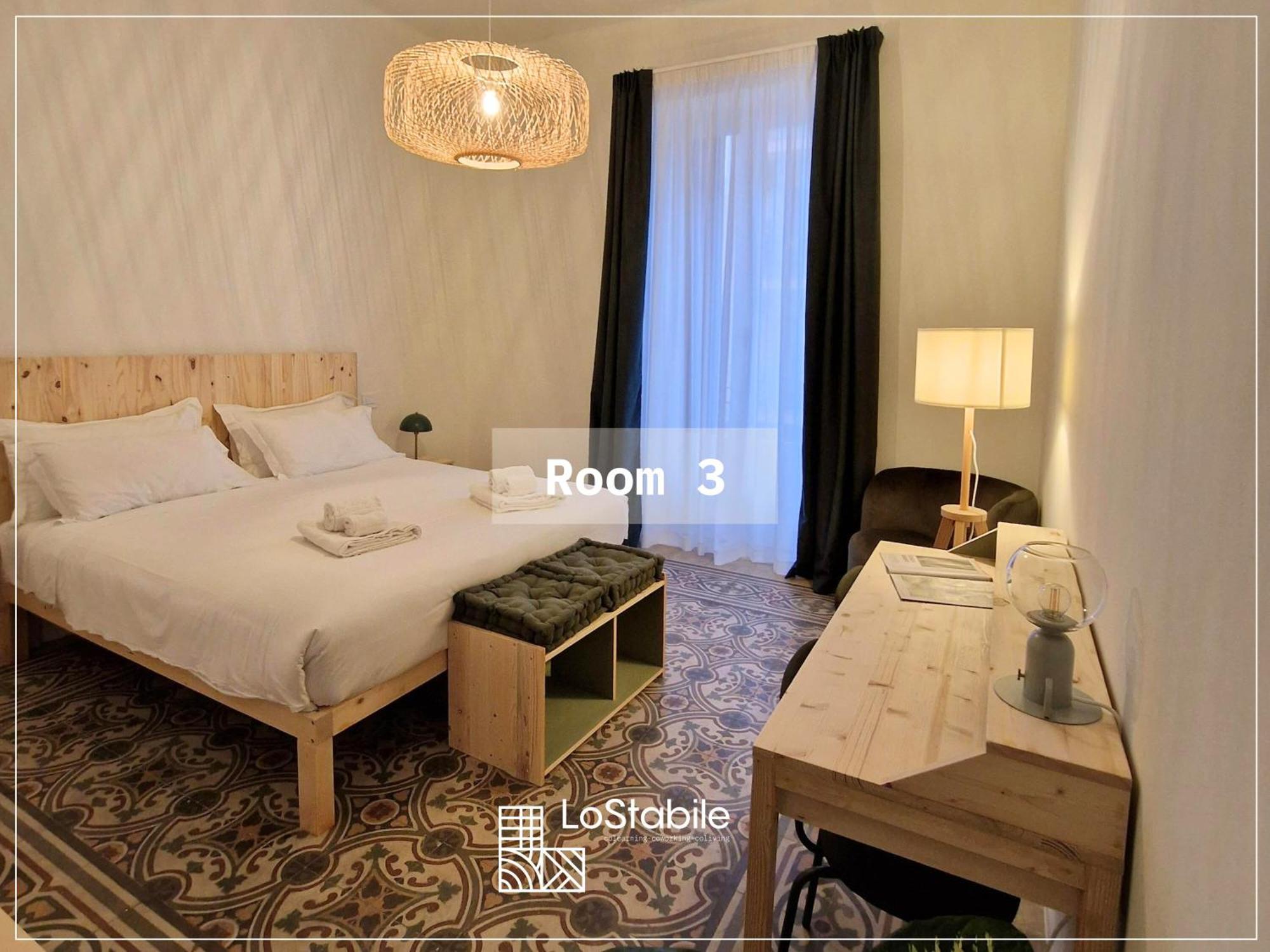 Lostabile Guesthouse & Coworking Bari Exteriör bild